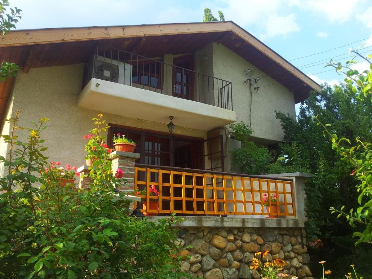 Виллы The 1st Guest House in Kyustendil - Guest Villa - Casa Rosa - Suitable for Families, Friends, Relax, Sport Enthusiasts and Travel Addicts Кюстендил-4